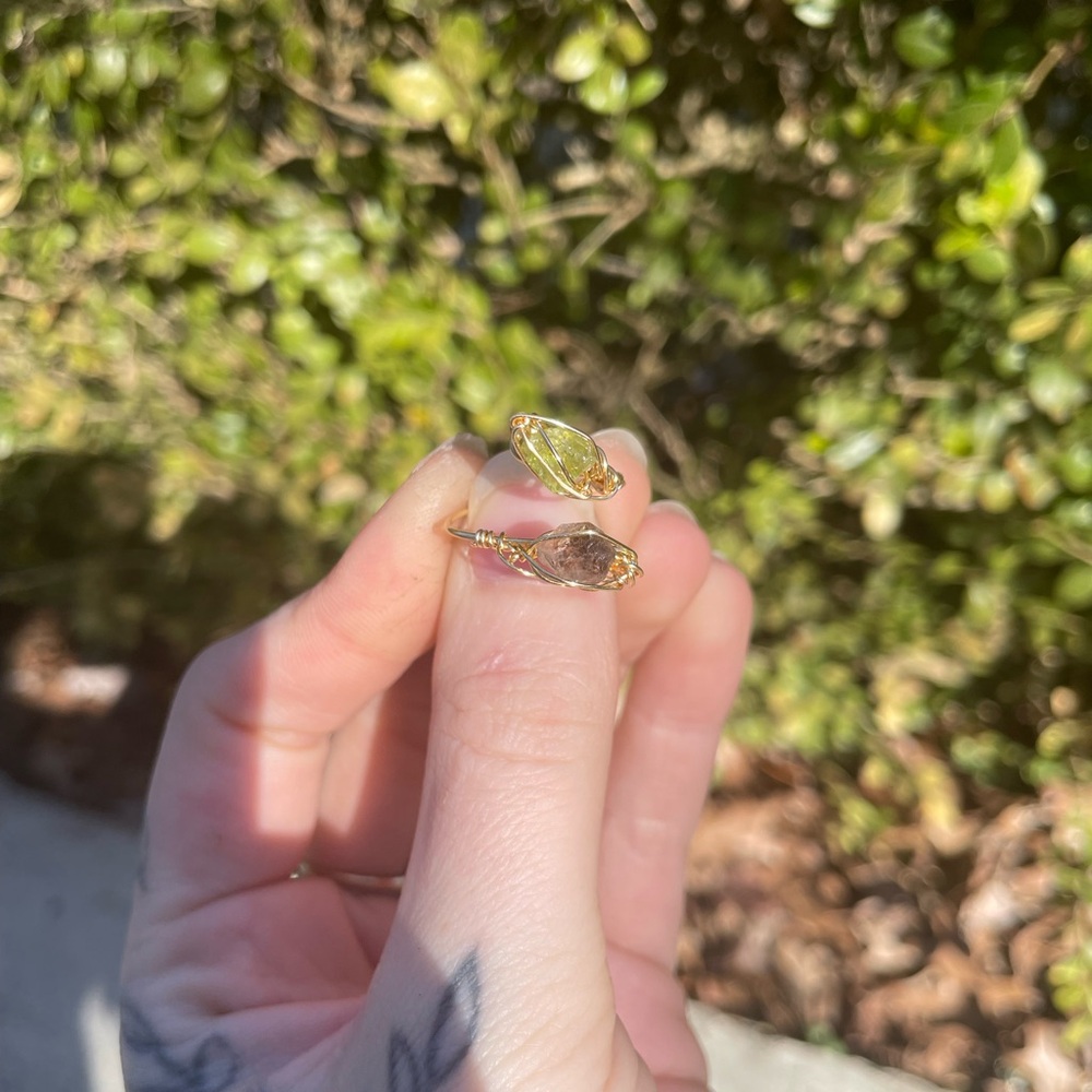 Pre order!! Peridot and black herk diamond Adjustable Ring - Picture 3 of 10